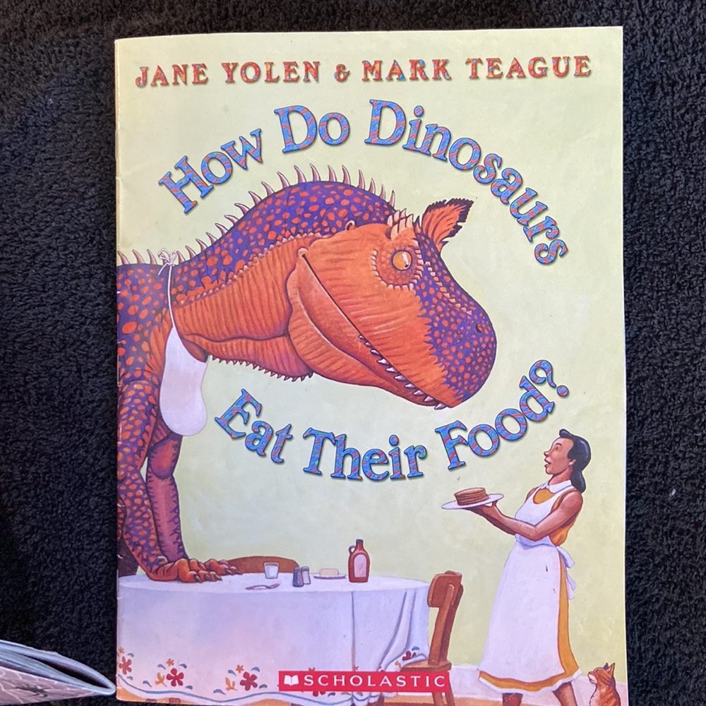 SCHOLASTIC Book Bundle - Picture 4 of 13